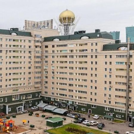 25 Вид На Байтерек Для 1-4 Человек С Кроватью И Раскладным Диваном 阿斯坦纳 外观 照片